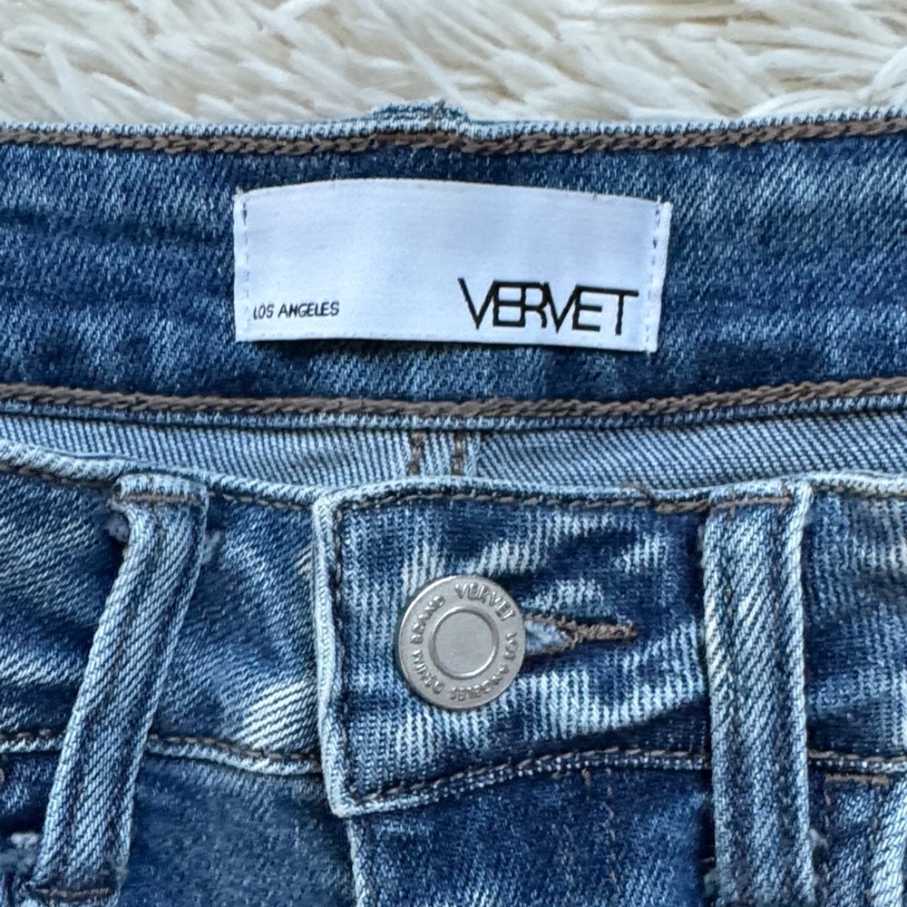 Vervet Straight Leg Distressed Jeans ๐ Dark Wash - Picture 12 of 13